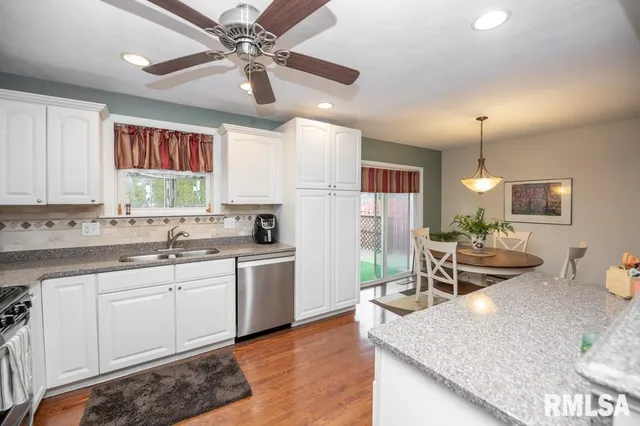 $187,000 | 6407 North Robinwood Drive, Peoria, IL 61614