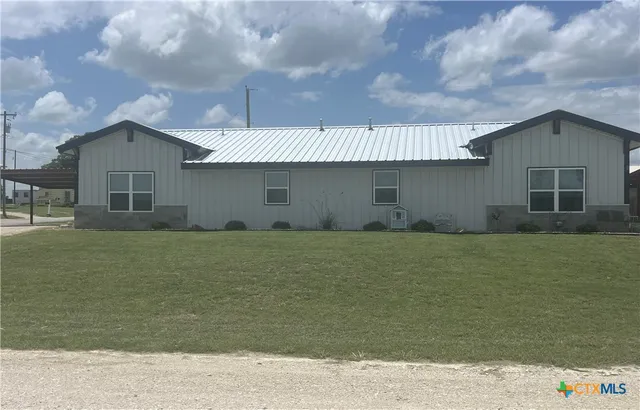 $550,000 | 709 West Pierson Street, Hamilton, TX 76531