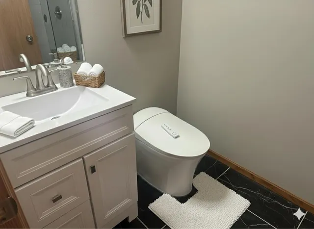 $579,900 | 7765 South Mission Drive, Franklin, WI 53132