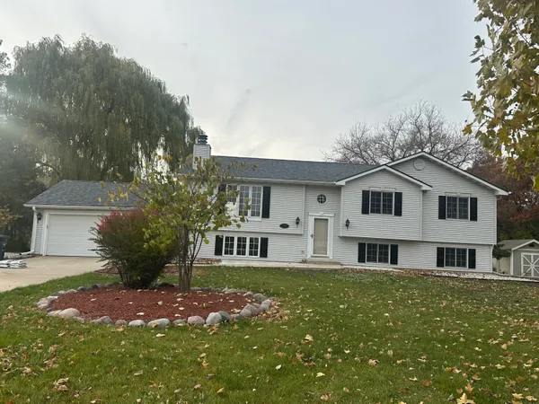 $579,900 | 7765 South Mission Drive, Franklin, WI 53132