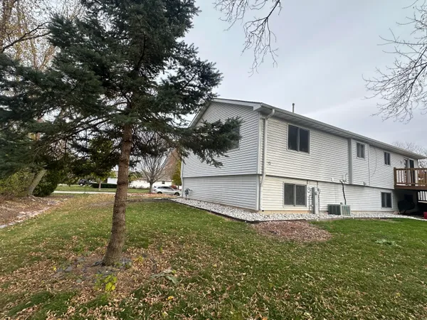 $579,900 | 7765 South Mission Drive, Franklin, WI 53132