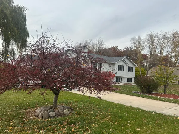 $579,900 | 7765 South Mission Drive, Franklin, WI 53132