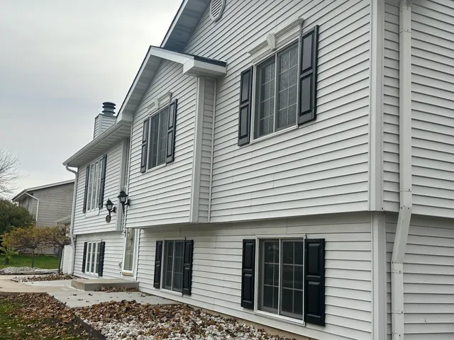 $579,900 | 7765 South Mission Drive, Franklin, WI 53132