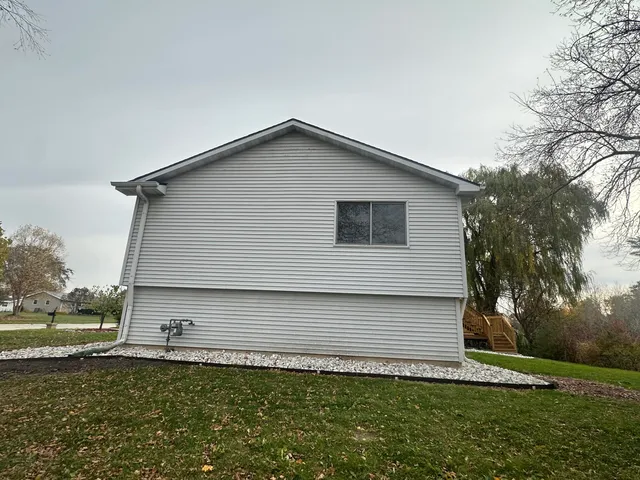 $579,900 | 7765 South Mission Drive, Franklin, WI 53132