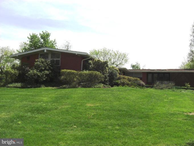 3409 Manor Hill Road Pikesville, MD 21208 - Photo 1 of 16 Exterior (Main)
