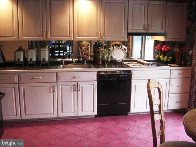 3409 Manor Hill Road Pikesville, MD 21208 - Photo 2 of 16 Kitchen