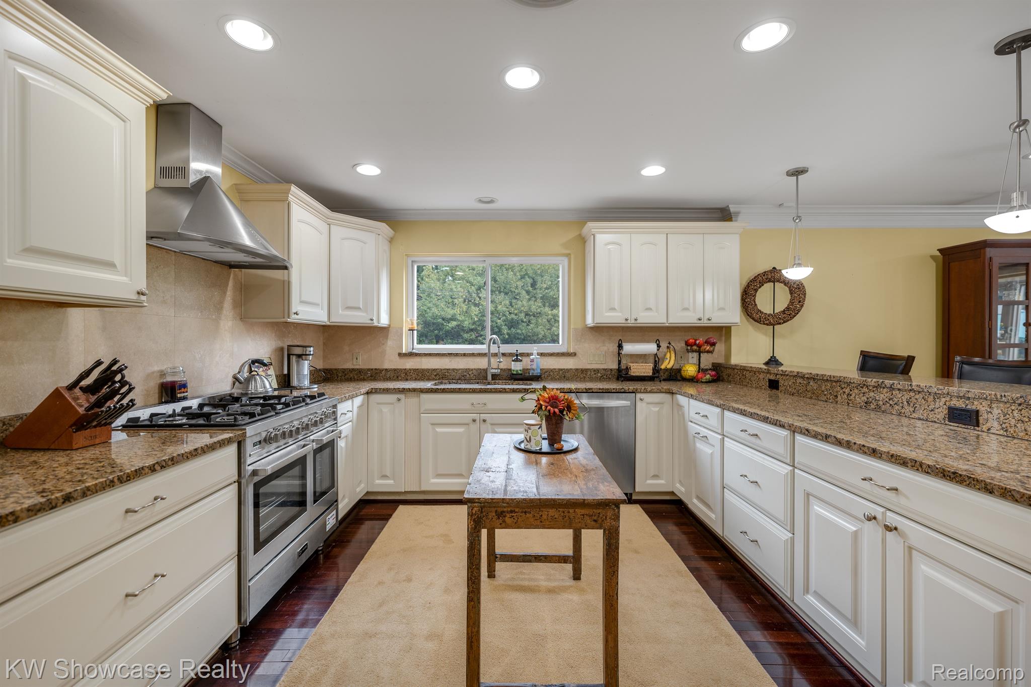 865 South Pemberton Road Bloomfield Hills, MI 48302 - Photo 6 of 36 Gallery Image 6