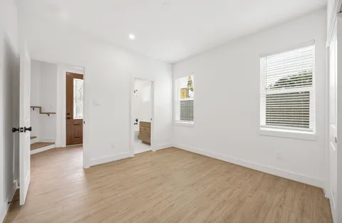 $425,000 | 2121 Hoskins Drive, Unit C, Houston, TX 77080