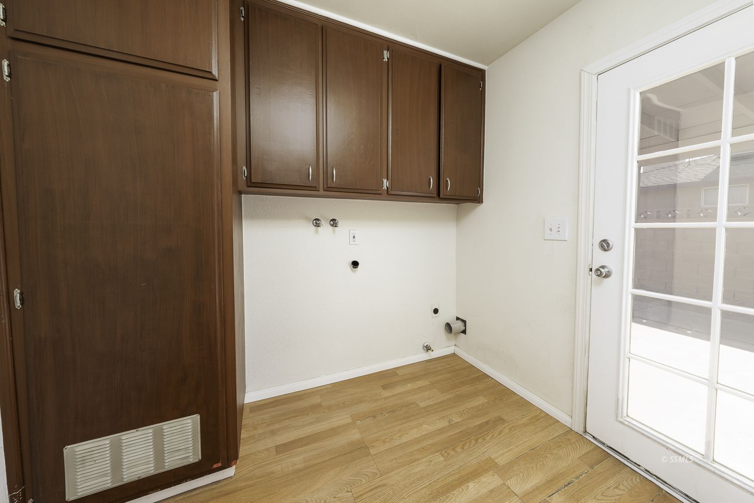 705 West Graaf Avenue Ridgecrest, CA 93555 - Photo 11 of 24