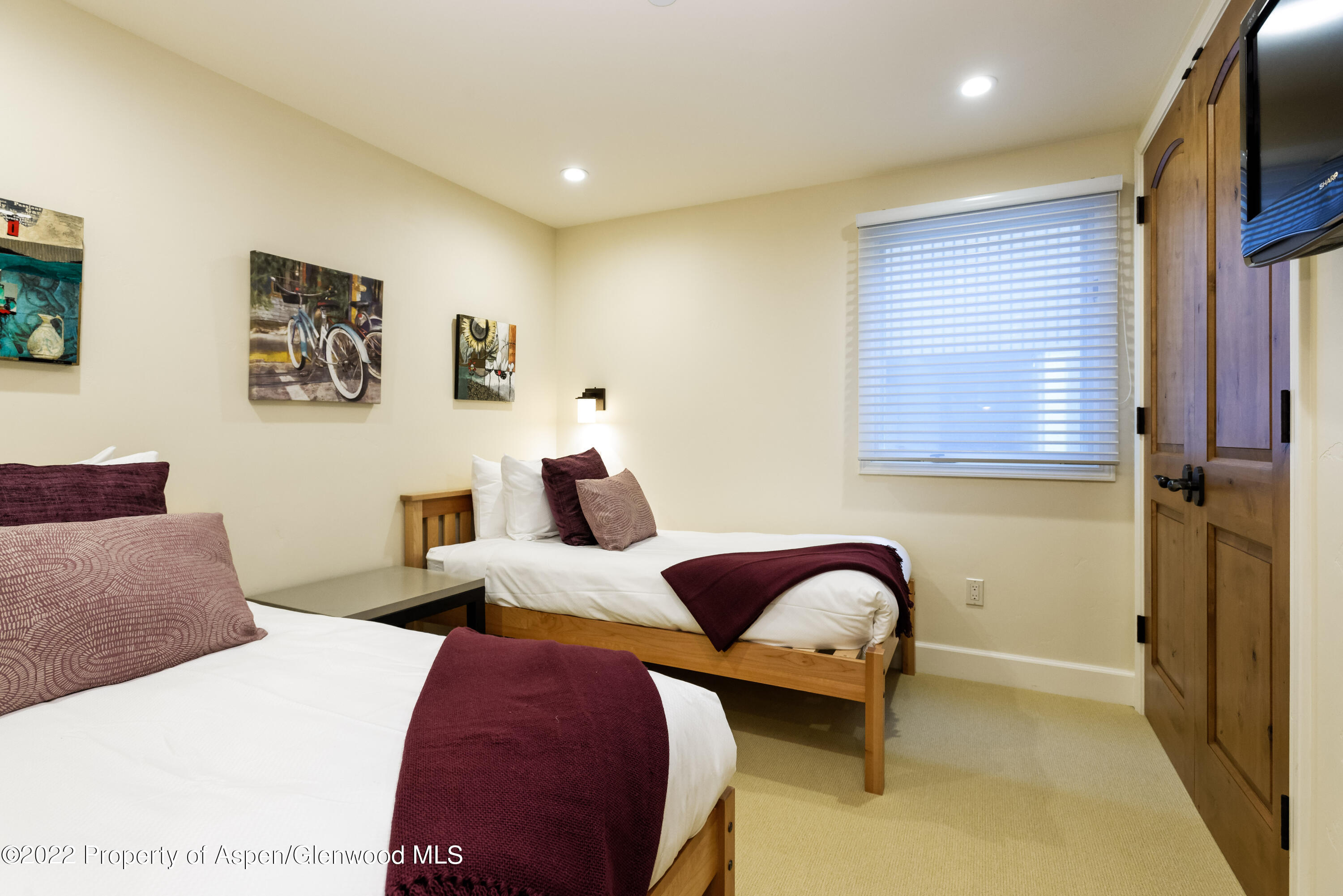 611 South W End Street, Unit 7 Aspen, CO 81611 - Photo 10 of 12 611sWestEnd7_HiRes003