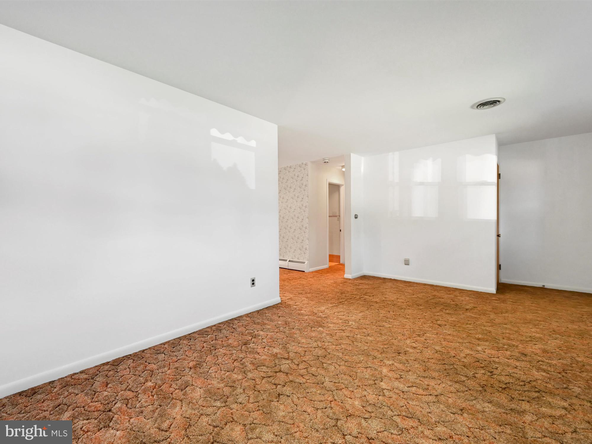 4 Old Wernersville Road Reading, PA 19608 - Photo 6 of 27 LIVING ROOM-V3
