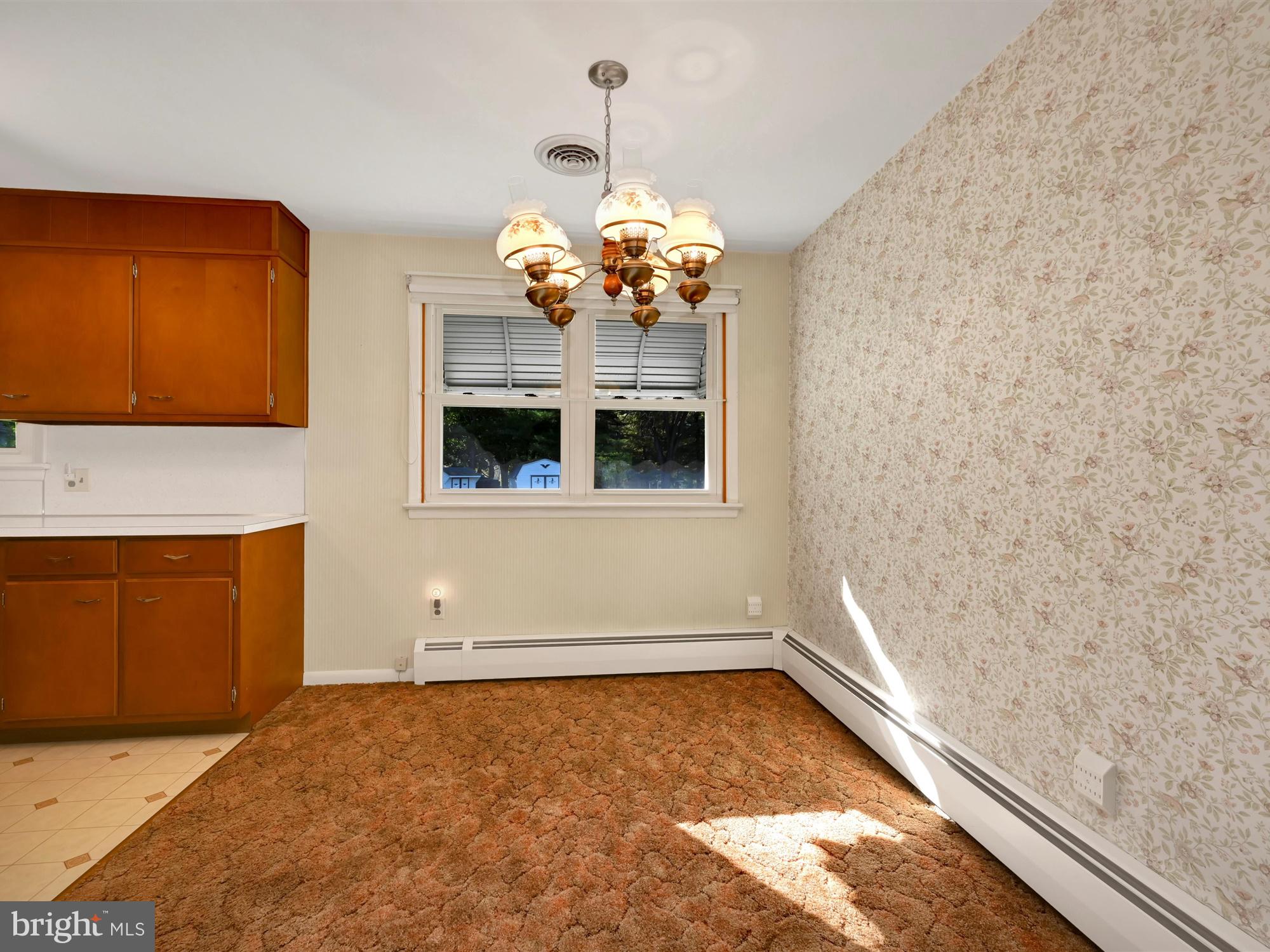 4 Old Wernersville Road Reading, PA 19608 - Photo 8 of 27 DINING AREA