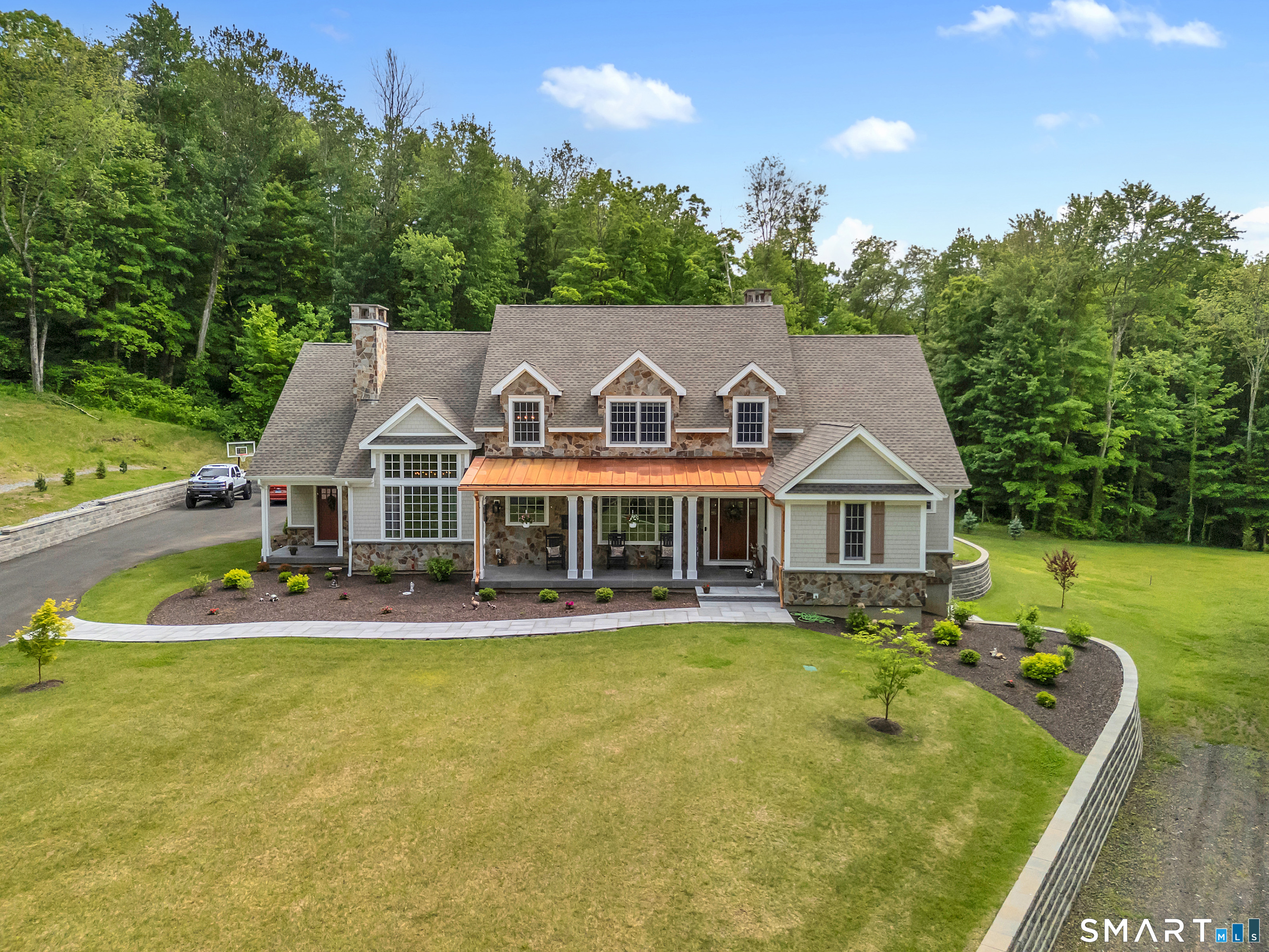 49 Round Hill Road Bethany, CT 06524 - Photo 2 of 40