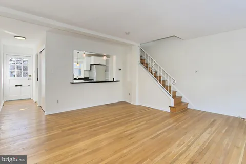 $3,350 | 2942 Landover Street, Alexandria, VA 22305