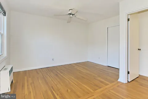 $3,350 | 2942 Landover Street, Alexandria, VA 22305