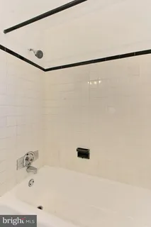 $3,350 | 2942 Landover Street, Alexandria, VA 22305