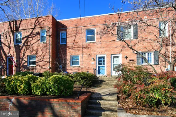 $3,400 | 2942 Landover Street, Alexandria, VA 22305