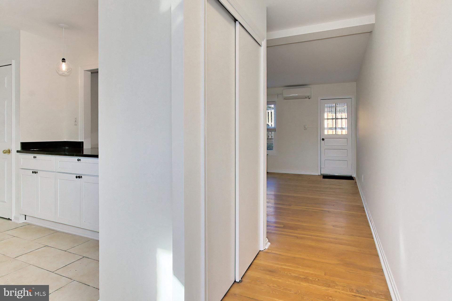 2942 Landover Street Alexandria, VA 22305 - Photo 5 of 37