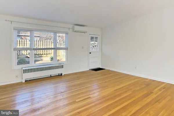 $3,400 | 2942 Landover Street, Alexandria, VA 22305