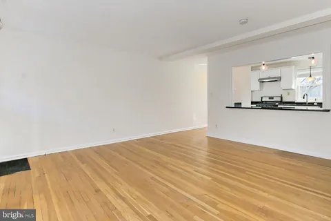 $3,350 | 2942 Landover Street, Alexandria, VA 22305