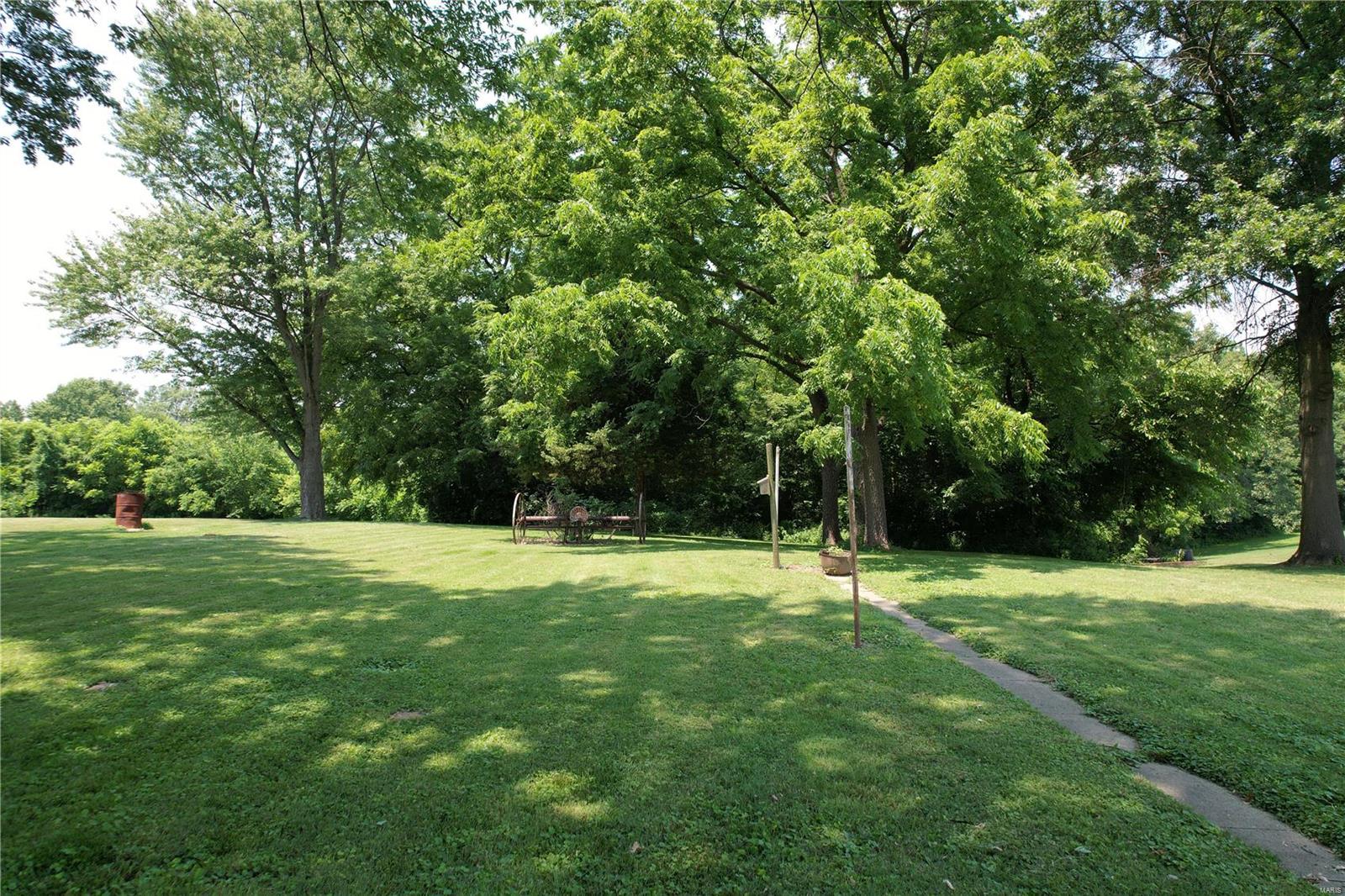 5853 Maeystown Road Waterloo, IL 62298 - Photo 24 of 36