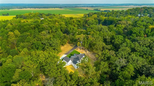 $1,095,000 | 30 Sandy Creek Drive, Winfield, MO 63389