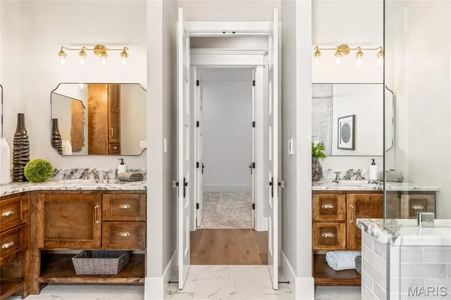 $1,095,000 | 30 Sandy Creek Drive, Winfield, MO 63389