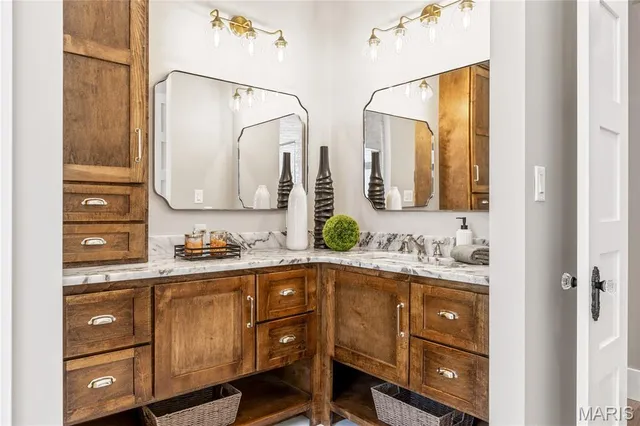 $1,095,000 | 30 Sandy Creek Drive, Winfield, MO 63389