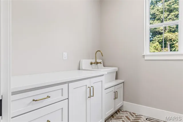 $1,095,000 | 30 Sandy Creek Drive, Winfield, MO 63389