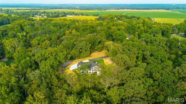 $1,095,000 | 30 Sandy Creek Drive, Winfield, MO 63389