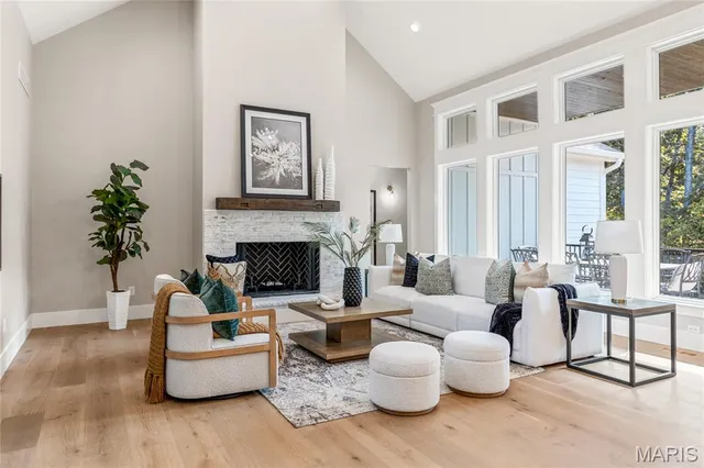 $1,095,000 | 30 Sandy Creek Drive, Winfield, MO 63389