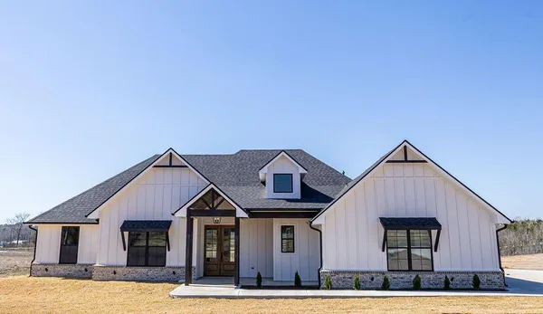 $550,800 | 7608 Cr 317 Street South, Henderson, TX 75654