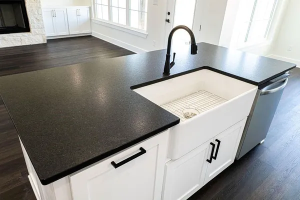 $512,000 | 7608 Cr 317 Street South, Henderson, TX 75654