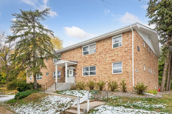 $2,650,000 | 2009 Commerce Boulevard, Mound, MN 55364
