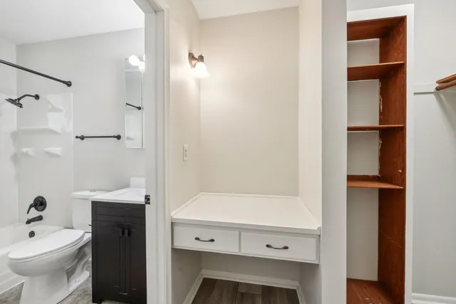 $2,650,000 | 2009 Commerce Boulevard, Mound, MN 55364