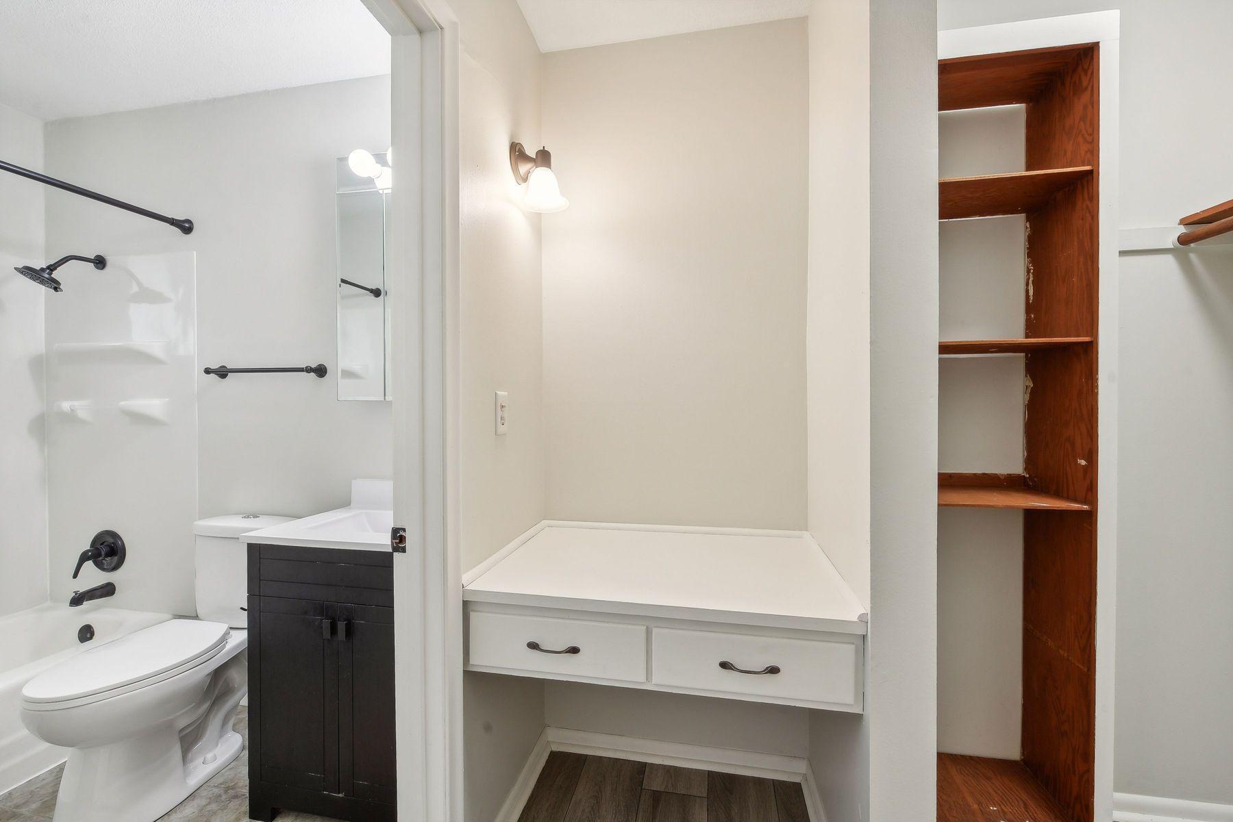 2009 Commerce Boulevard Mound, MN 55364 - Photo 12 of 32