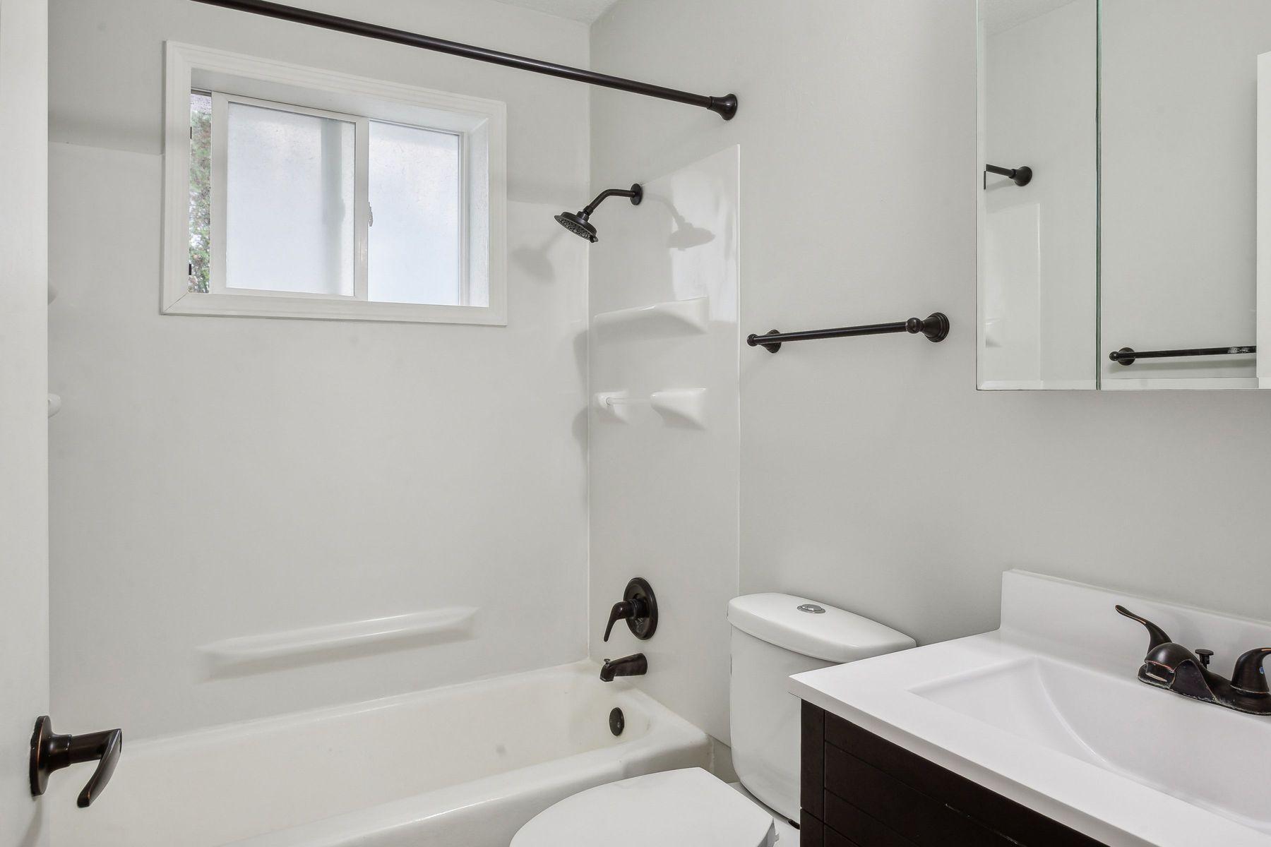 2009 Commerce Boulevard Mound, MN 55364 - Photo 13 of 32