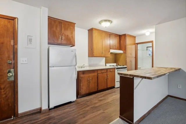 $2,650,000 | 2009 Commerce Boulevard, Mound, MN 55364