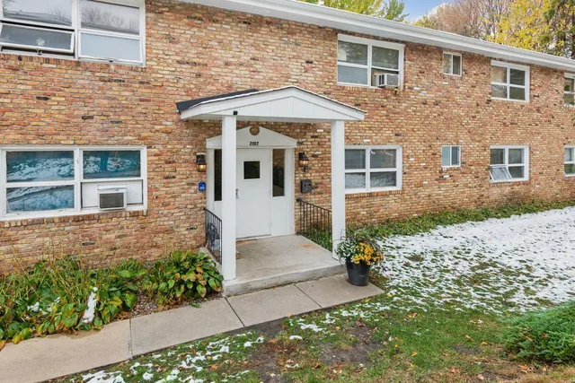 $2,650,000 | 2009 Commerce Boulevard, Mound, MN 55364