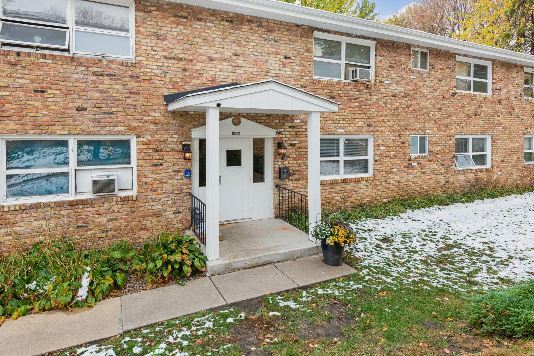 2009 Commerce Boulevard Mound, MN 55364 - Photo 2 of 32