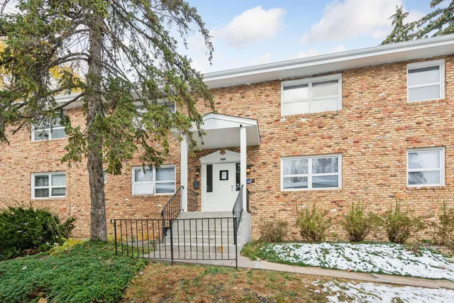 $2,650,000 | 2009 Commerce Boulevard, Mound, MN 55364