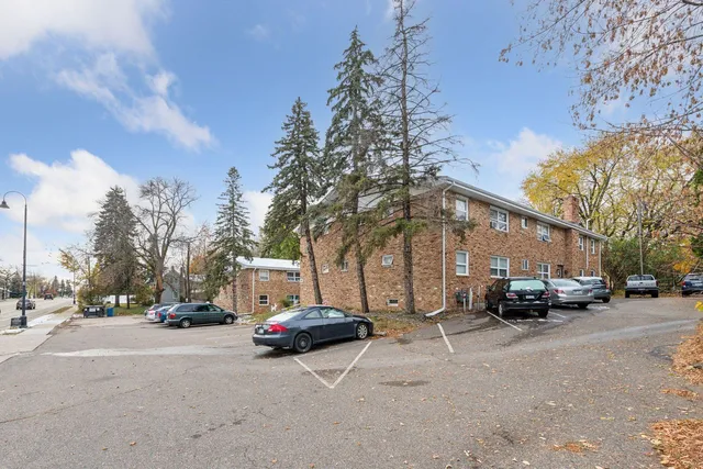 $2,650,000 | 2009 Commerce Boulevard, Mound, MN 55364