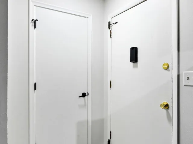 $2,650,000 | 2009 Commerce Boulevard, Mound, MN 55364