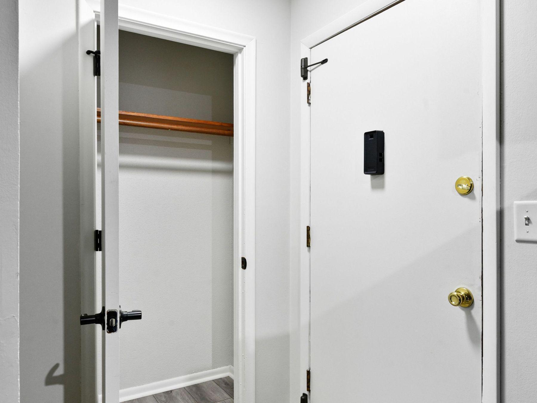 2009 Commerce Boulevard Mound, MN 55364 - Photo 5 of 32