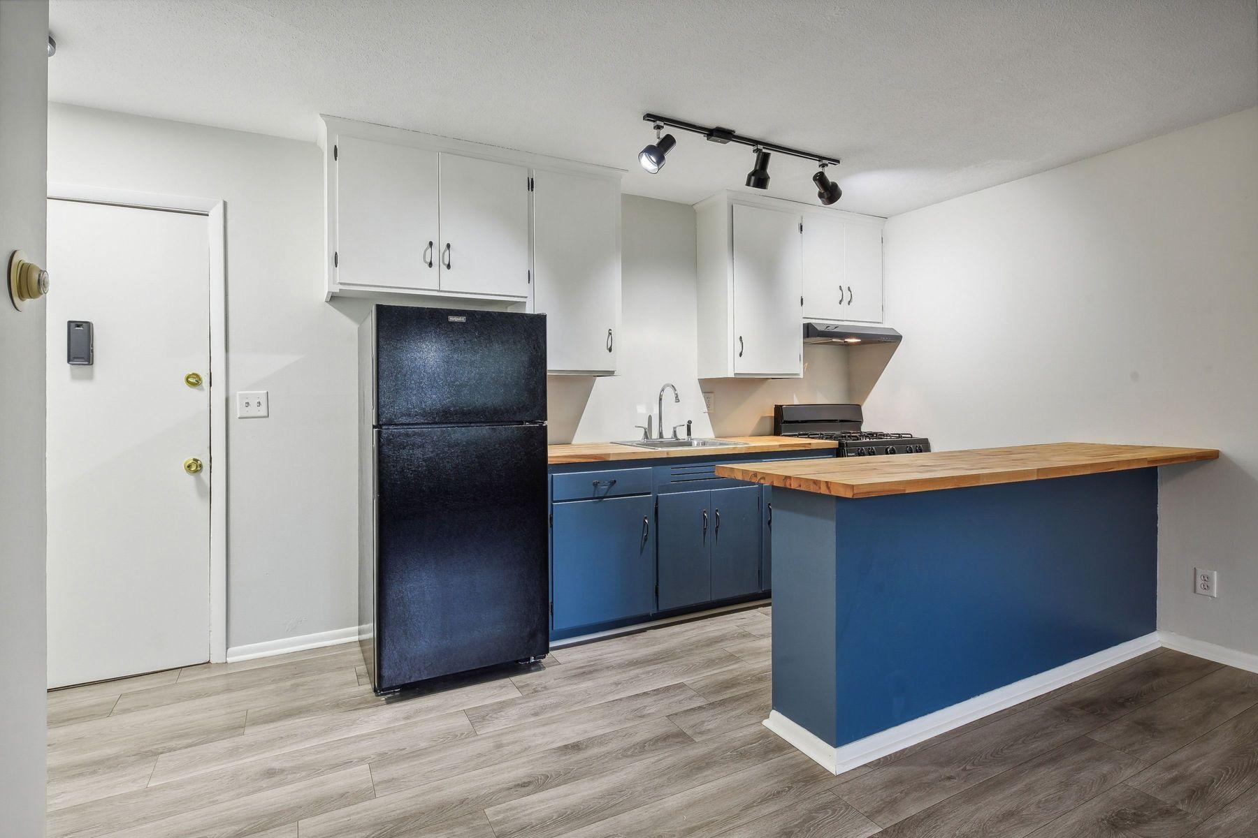 2009 Commerce Boulevard Mound, MN 55364 - Photo 8 of 32