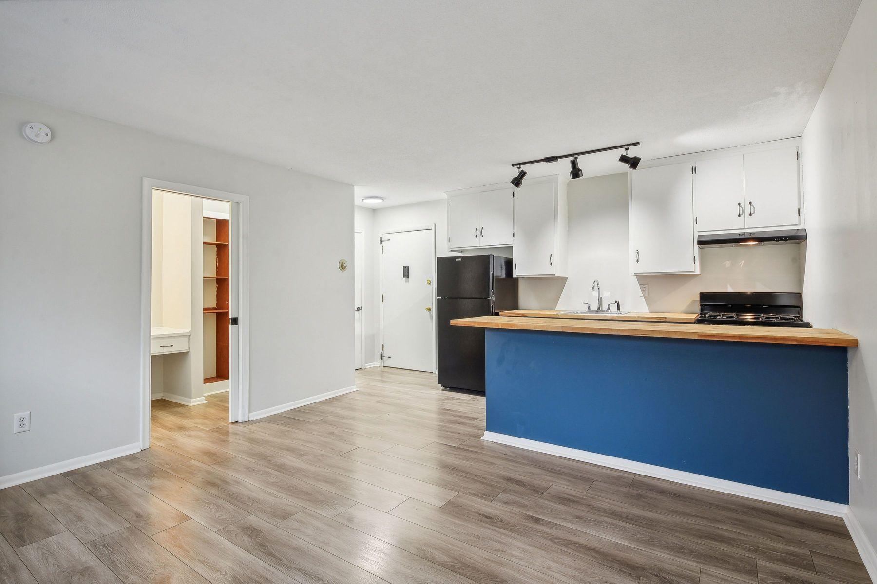 2009 Commerce Boulevard Mound, MN 55364 - Photo 10 of 32