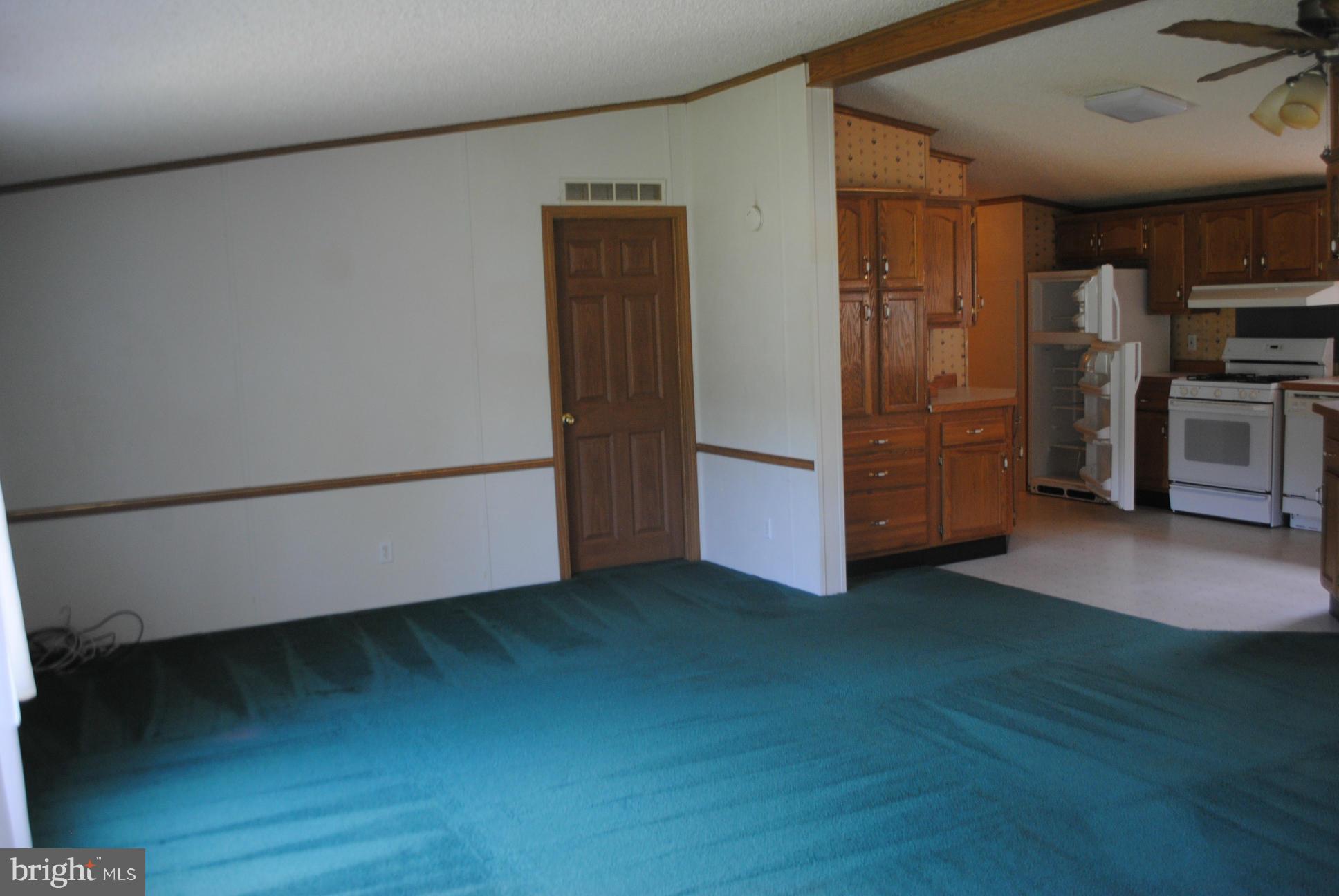 4915 Payne Road Hurlock, MD 21643 - Photo 4 of 14 Living Room