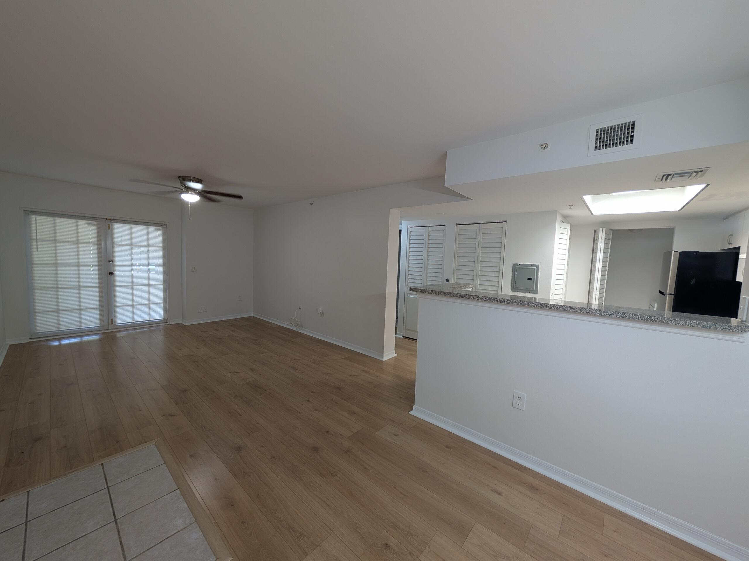 5001 Wiles Road, Unit 105 Coconut Creek, FL 33073 - Photo 4 of 32 1000013409