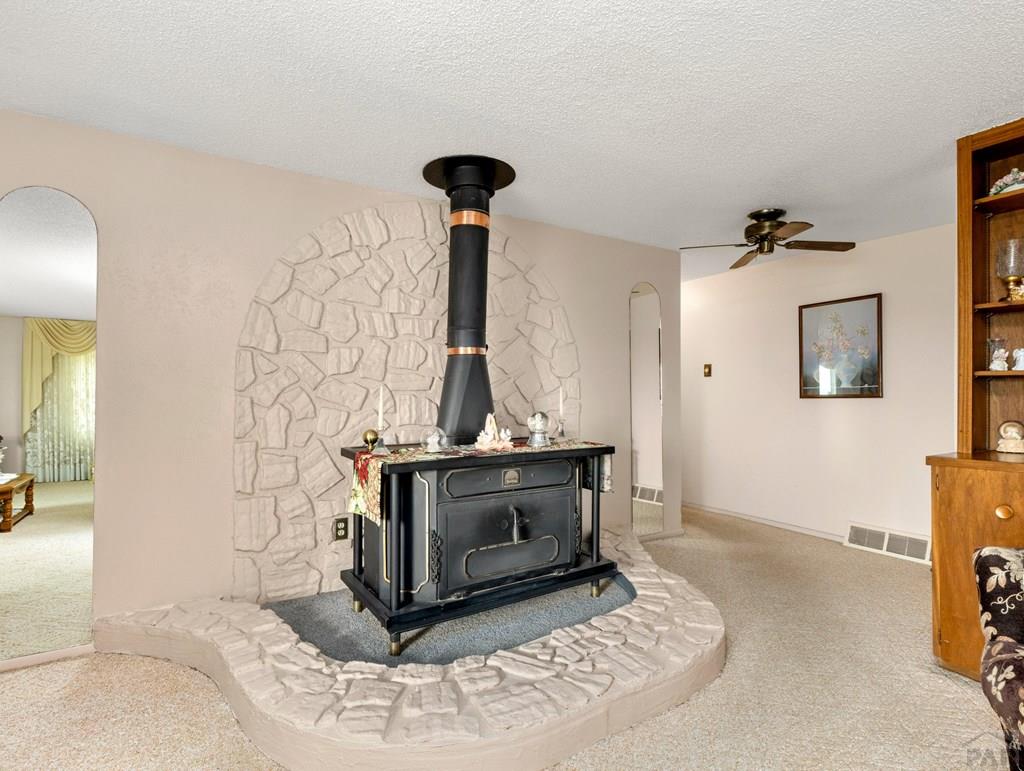 2226 Hillside Road Pueblo, CO 81006 - Photo 20 of 50 Gallery Image 20