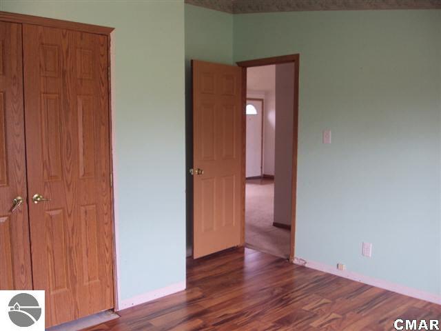 4791 South Wise Road Shepherd, MI 48883 - Photo 16 of 25 1773002-15.JPG